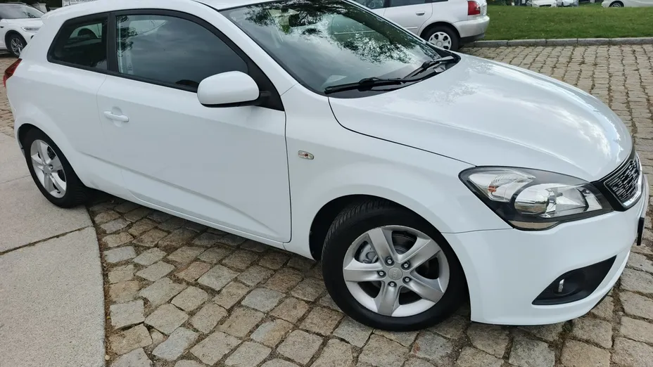KIA ProCeed -