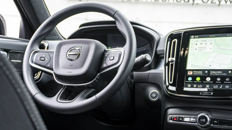 VOLVO XC40 -