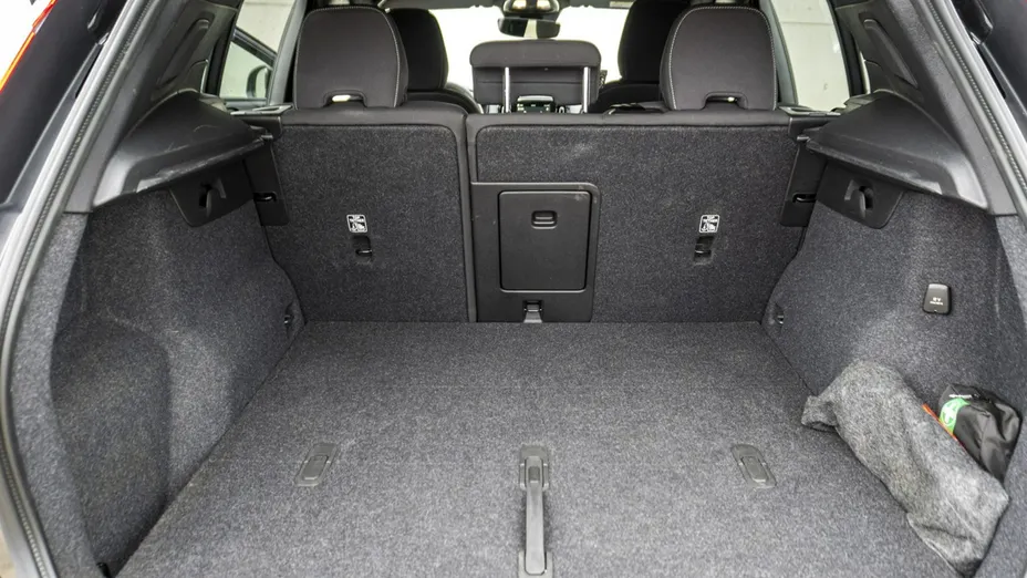 VOLVO XC40 -