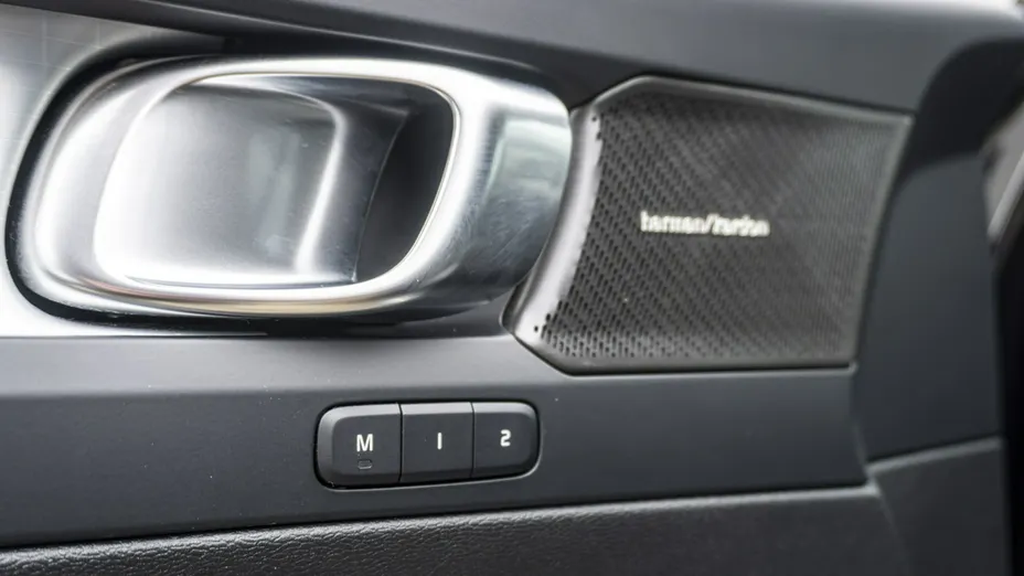 VOLVO XC40 -