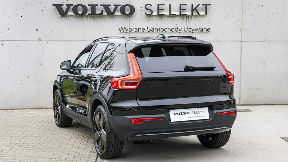 VOLVO XC40 -