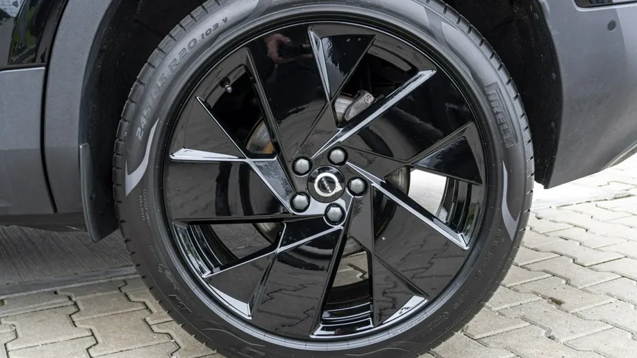 VOLVO XC40 -