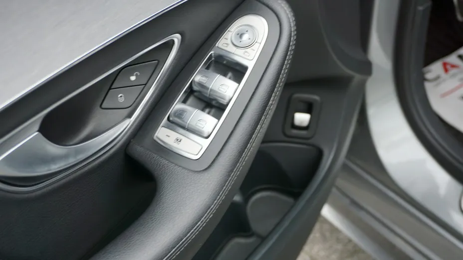 MERCEDES-BENZ C Klasa -