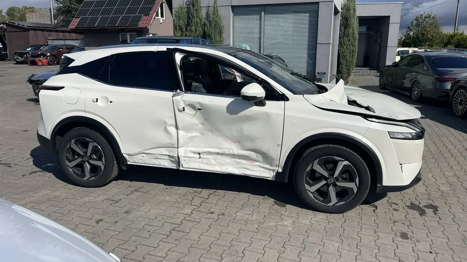 NISSAN Qashqai -