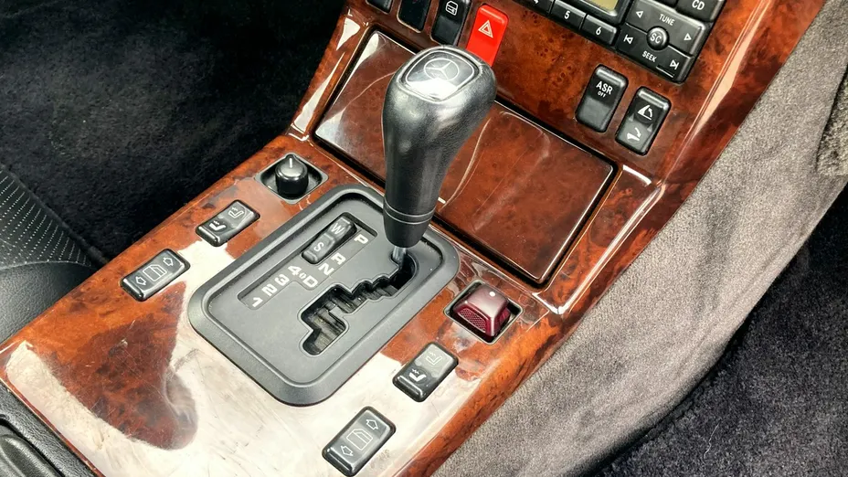 MERCEDES-BENZ SL -