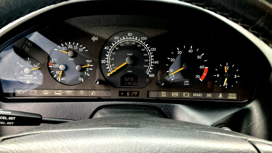 MERCEDES-BENZ SL -