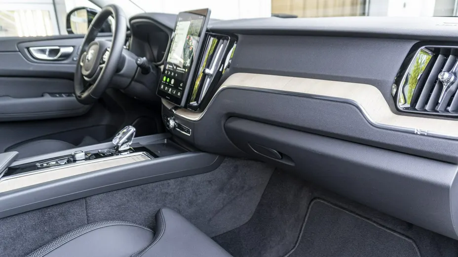 VOLVO XC60 -