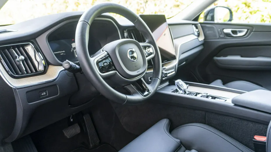 VOLVO XC60 -