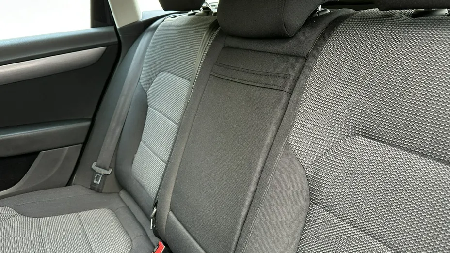 VOLKSWAGEN Passat -