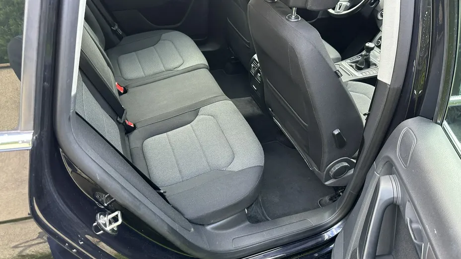 VOLKSWAGEN Passat -