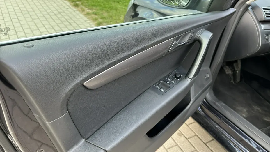 VOLKSWAGEN Passat -