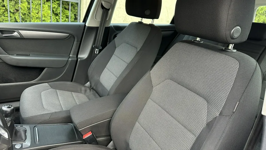 VOLKSWAGEN Passat -