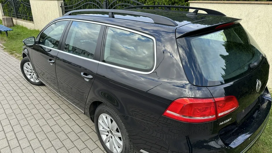 VOLKSWAGEN Passat -