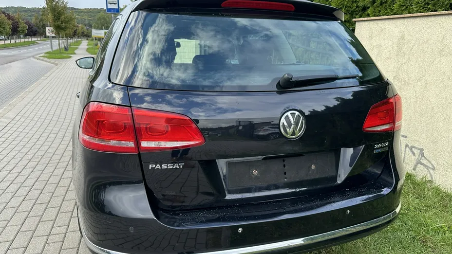 VOLKSWAGEN Passat -