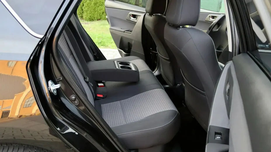 TOYOTA Auris -