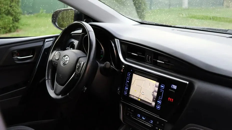 TOYOTA Auris -