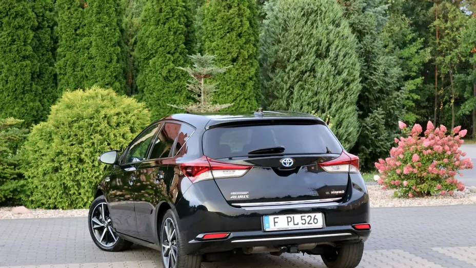 TOYOTA Auris -