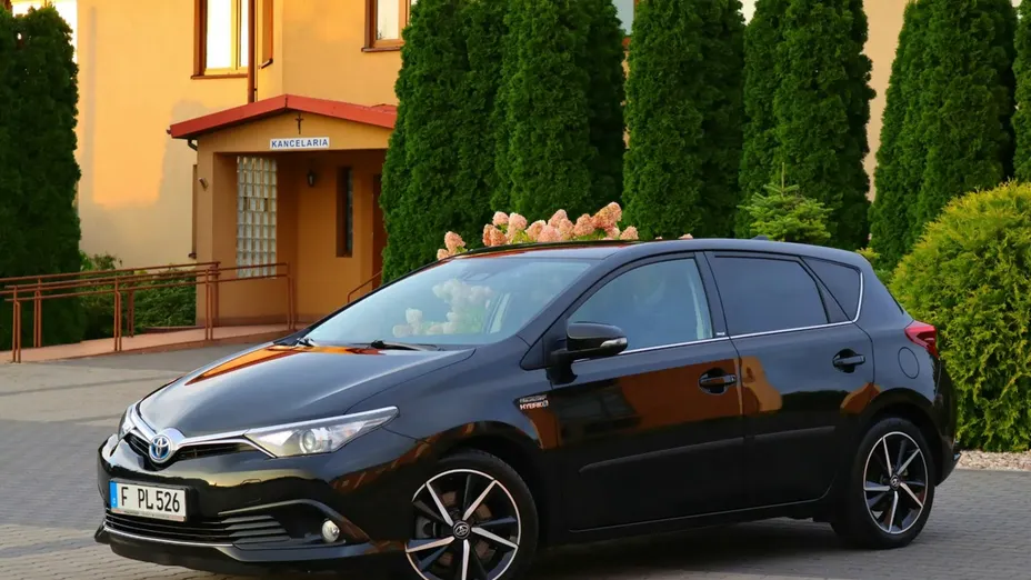 TOYOTA Auris -