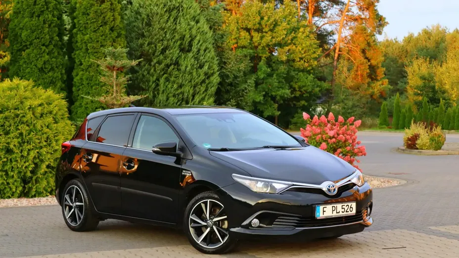 TOYOTA Auris -