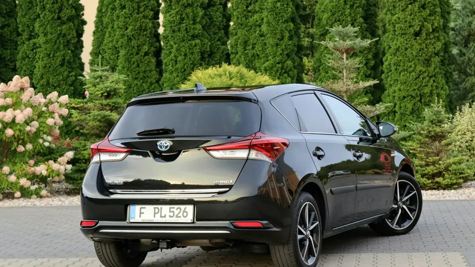 TOYOTA Auris -