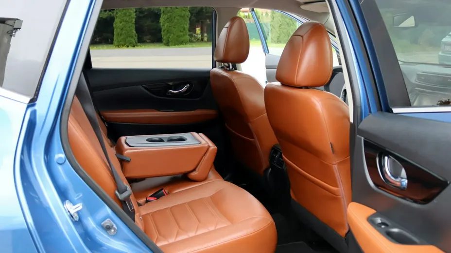 NISSAN X-Trail -