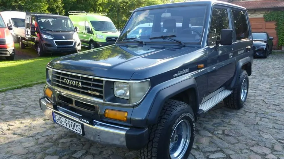 TOYOTA Land Cruiser -
