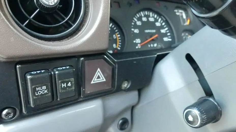 TOYOTA Land Cruiser -