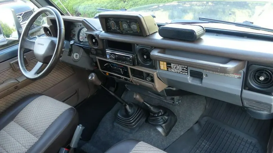 TOYOTA Land Cruiser -