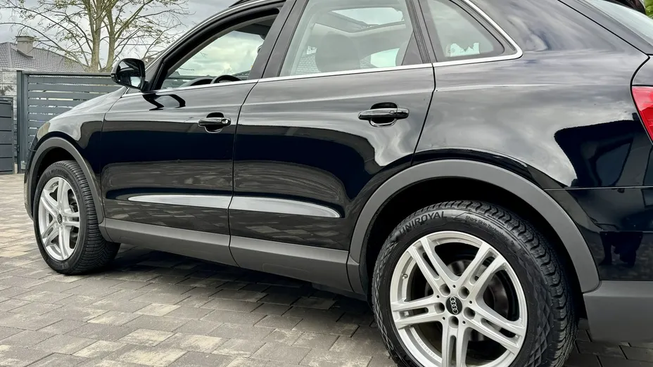 AUDI Q3 -