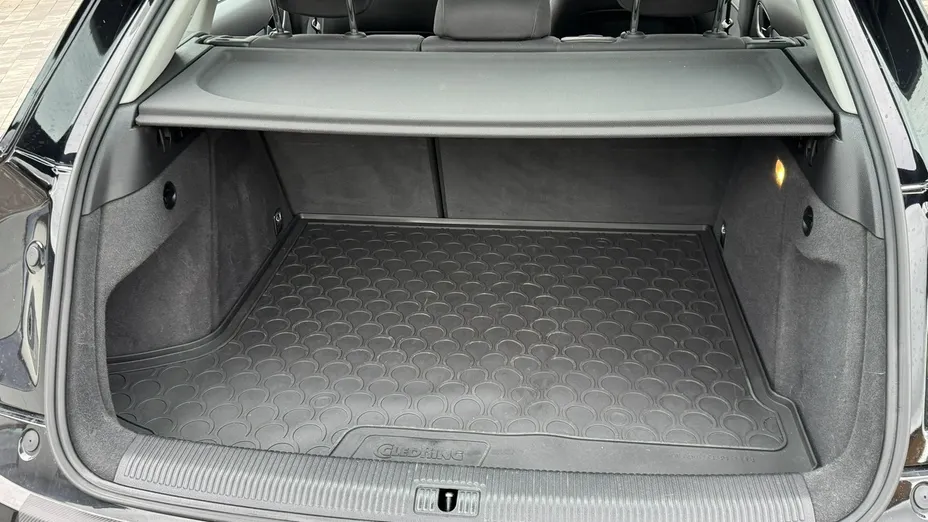 AUDI Q3 -