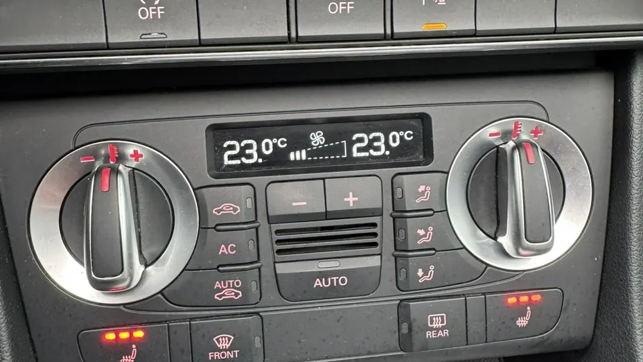AUDI Q3 -