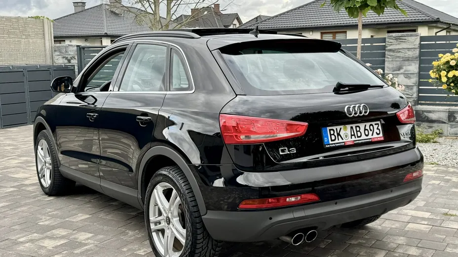 AUDI Q3 -