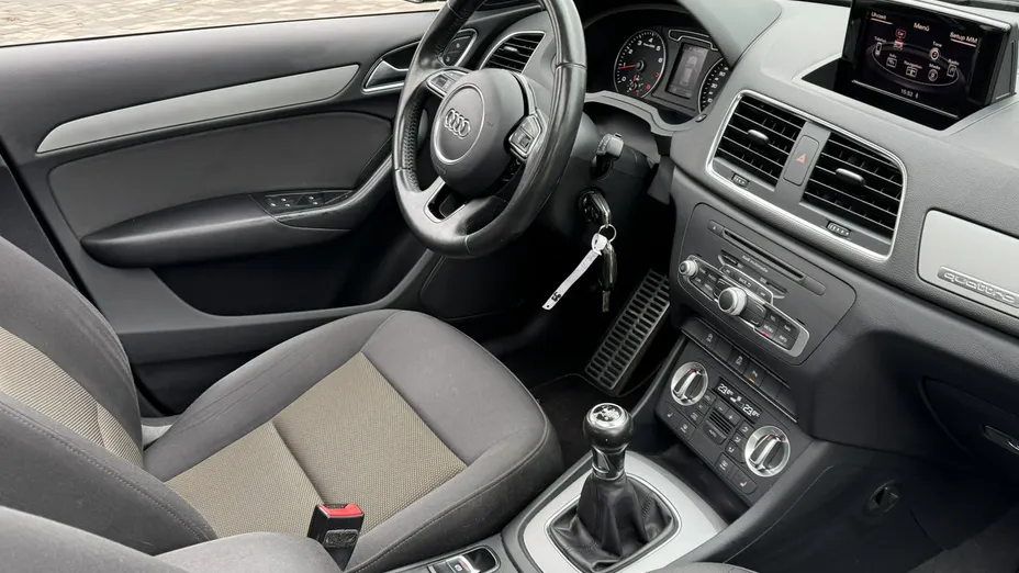 AUDI Q3 -