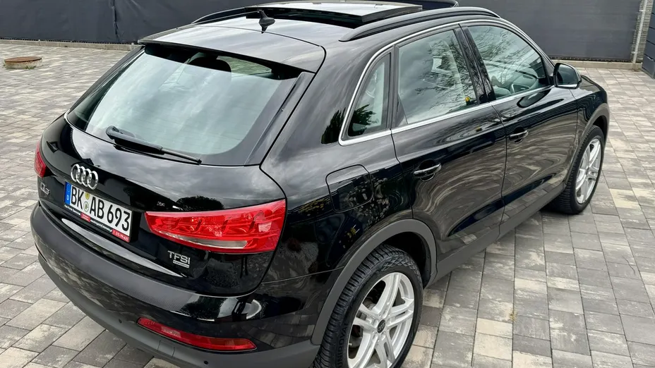 AUDI Q3 -