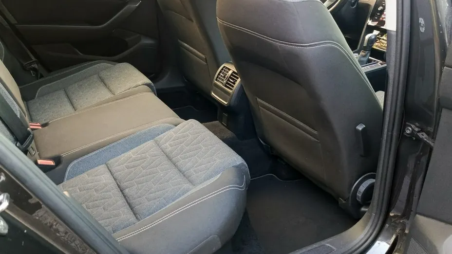 VOLKSWAGEN Passat -