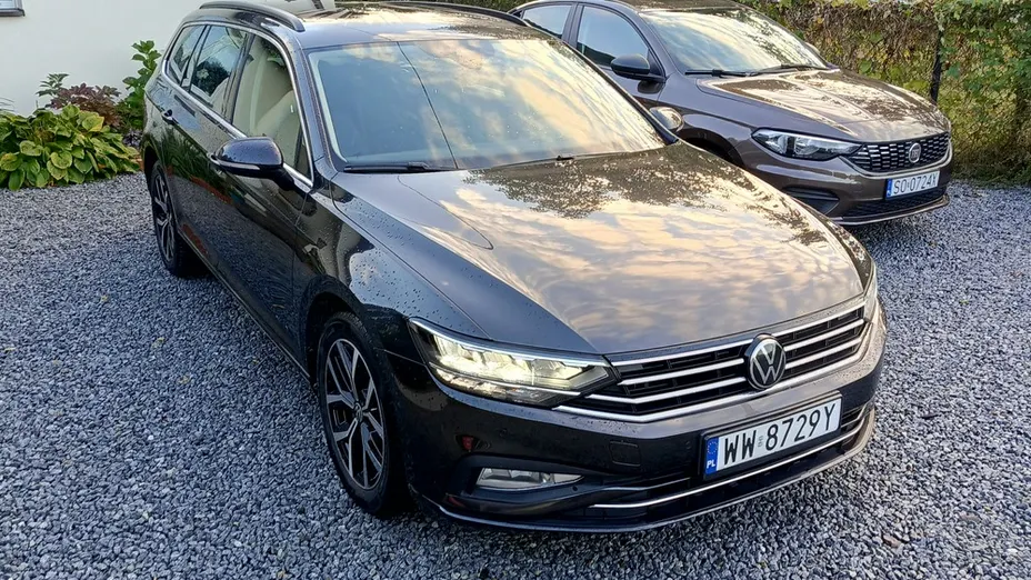 VOLKSWAGEN Passat -
