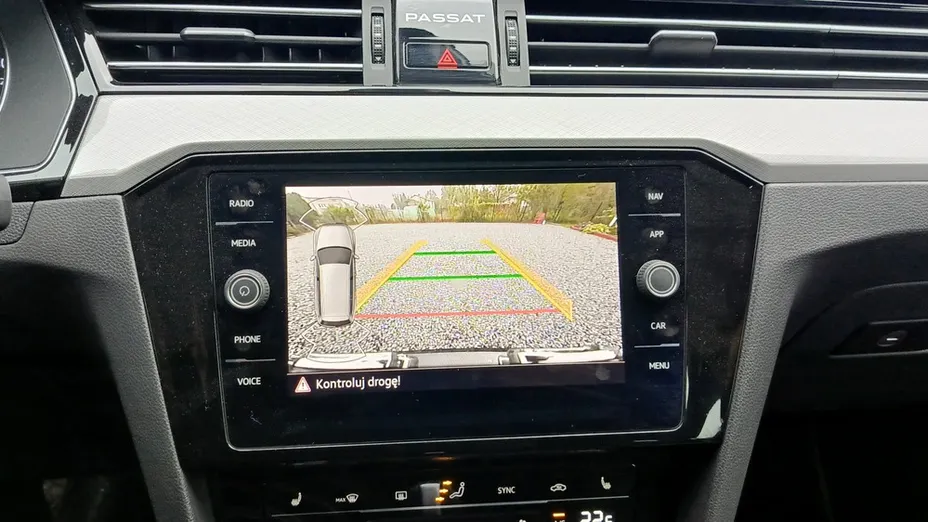 VOLKSWAGEN Passat -