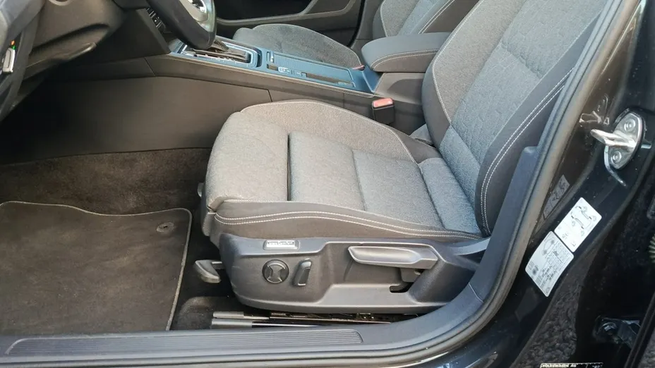 VOLKSWAGEN Passat -
