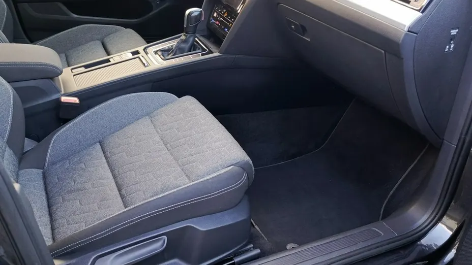 VOLKSWAGEN Passat -