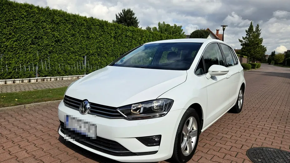 VOLKSWAGEN Golf Sportsvan -