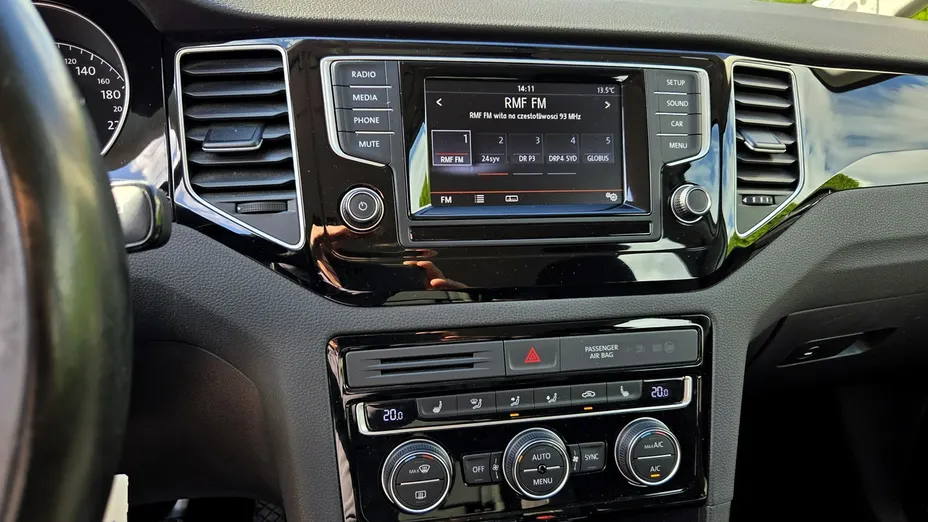 VOLKSWAGEN Golf Sportsvan -