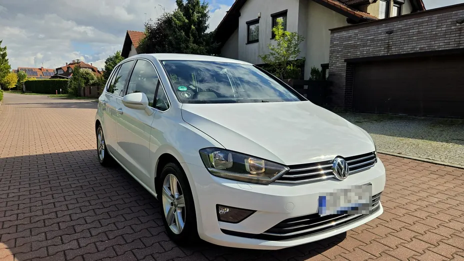 VOLKSWAGEN Golf Sportsvan -