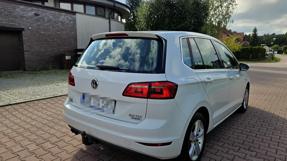 VOLKSWAGEN Golf Sportsvan -