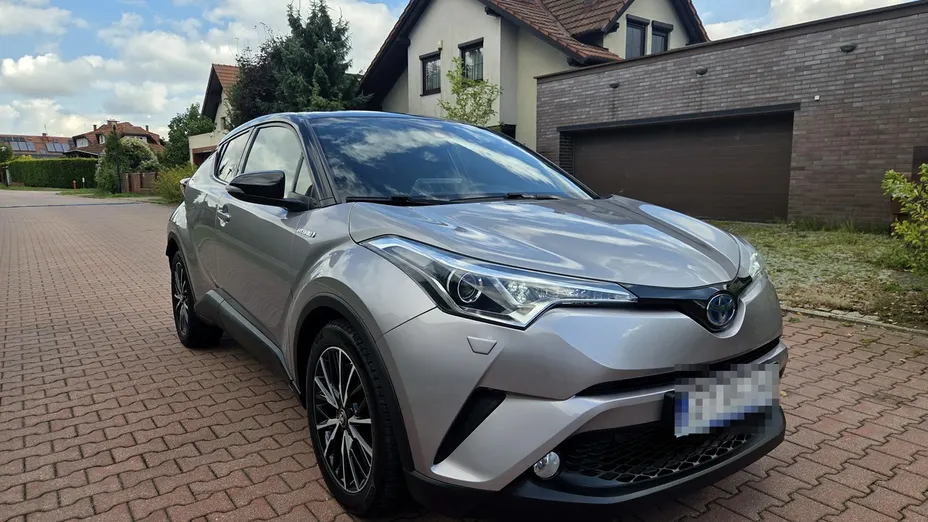 TOYOTA C-HR -