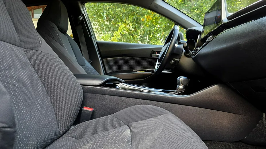 TOYOTA C-HR -