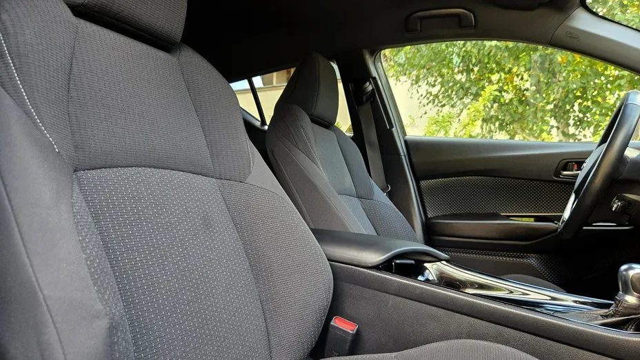 TOYOTA C-HR -