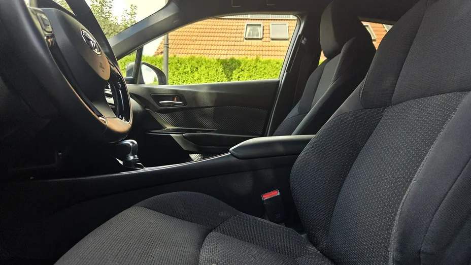 TOYOTA C-HR -