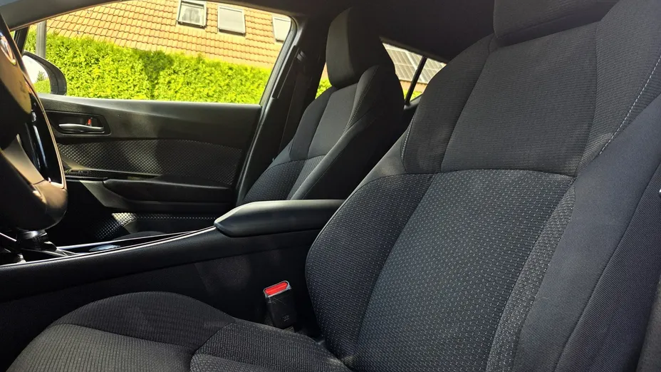 TOYOTA C-HR -
