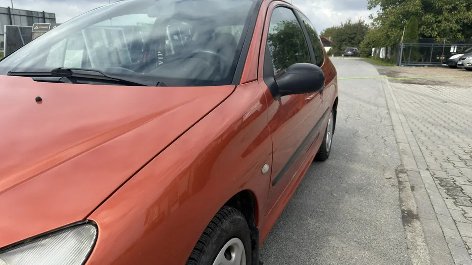 PEUGEOT 206 -