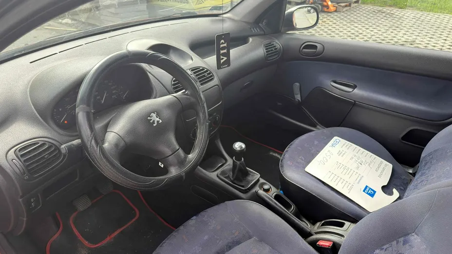 PEUGEOT 206 -